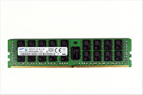 20나노 8Gb DDR4 D램이 탑재된 32GB(8Gb=1GB) 용량의 서버용 메모리 모듈. 앞 뒤로 8Gb DDR4 D램칩 총 32개가 탑재돼 있다. TSV 기술을 통해 8Gb 칩 4개를 하나로 적층하면 모듈당 최대 128GB 용량을 구현할 수 있다. 