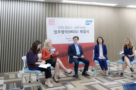 (사진 왼쪽 두번째부터) 레이첼 바거 SAP 아태지역 최고운영책임자(COO), 이성열 SAP 코리아 대표, 최명화 CMO 캠퍼스 대표 