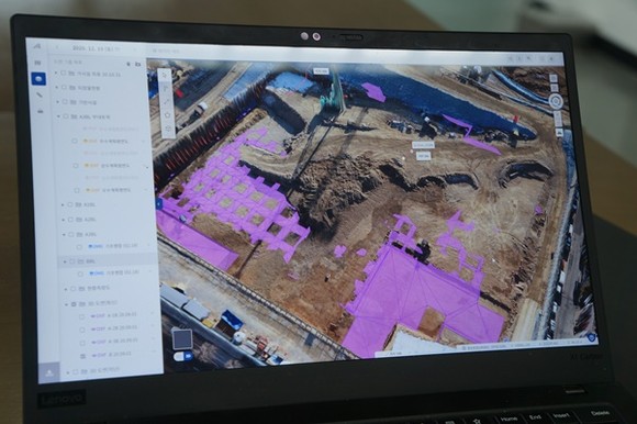 전문 기술지원 고도화 및 신규 서비스. 토공량 산출을 위한 정교한 3D 계획고 모델을 제작 후 현장에 제공하는 서비스다. 자체적으로 3D 모델링이 어려운 현장, 더욱 정확한 토공 물량을 산출하고 싶은 현장에서 유용하게 활용할 수 있다. (사진=강민혜 기자) 