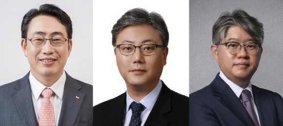 왼쪽부터 유영상 SKT-SKB CEO, 박성하 SK스퀘어 대표, 윤풍영 SK C&C 대표 