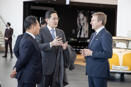 BMW CEO 만난 이재용 회장 [사진=삼성전자]