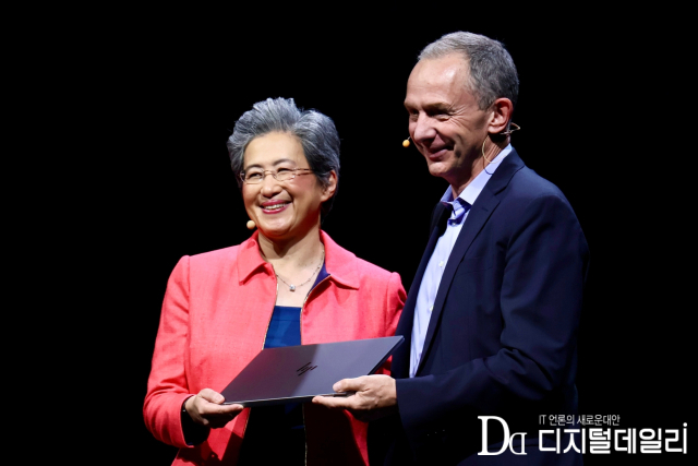 Lisa Su, CEO da AMD (à esquerda) e Enrique Llores, CEO da HP