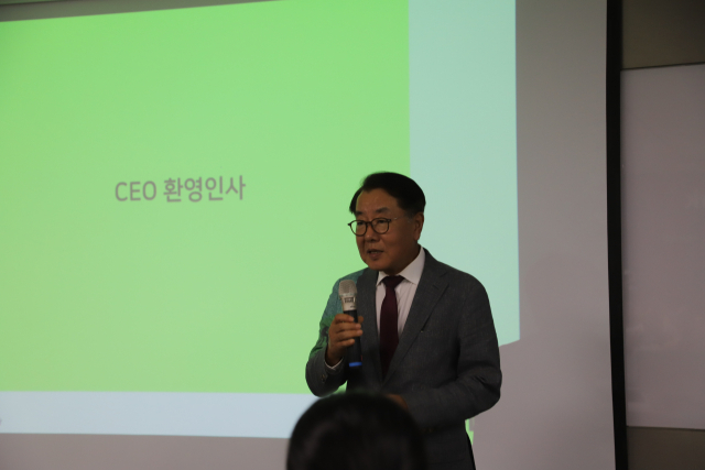 최영범 KT스카이라이프 대표(CEO)가 19일 오후 서울 마포구 스카이라이프 상암사옥에서 진행된 기자간담회에서 발언하고 있다. [ⓒKT스카이라이프]