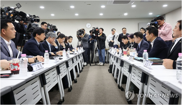 4일 오후 서울 중구 대한상공회의소에서 열린 배달플랫폼-입점업체 상생협의체 제10차 회의에서 이정희 협의체 위원장이 인사말을 하고 있다. [ⓒ연합뉴스]