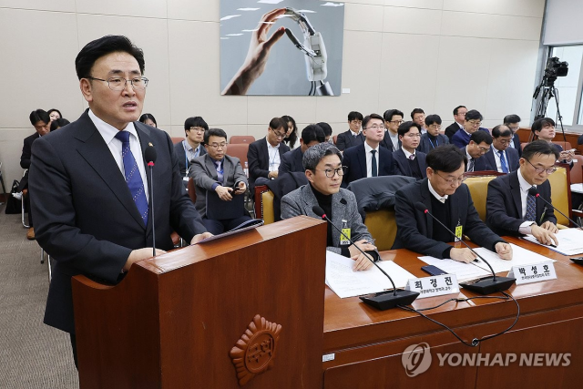 유상임 과학기술정보통신부 장관이 25일 국회에서 열린 과학기술정보방송통신위원회 전체회의에서 인공지능(AI) 관련 현안 보고를 하고 있다. 2025.2.25 [ⓒ 연합뉴스﻿]